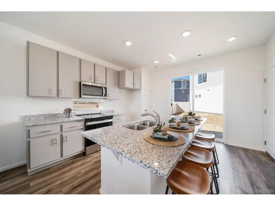 10134 Scranton Ct, Commerce City, CO 80022 - Image #2