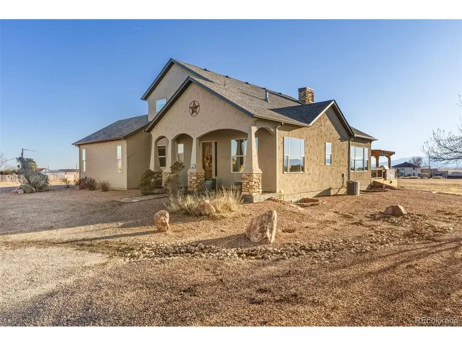 454 E Fredonia Dr, Pueblo, CO 81007 - Image #2