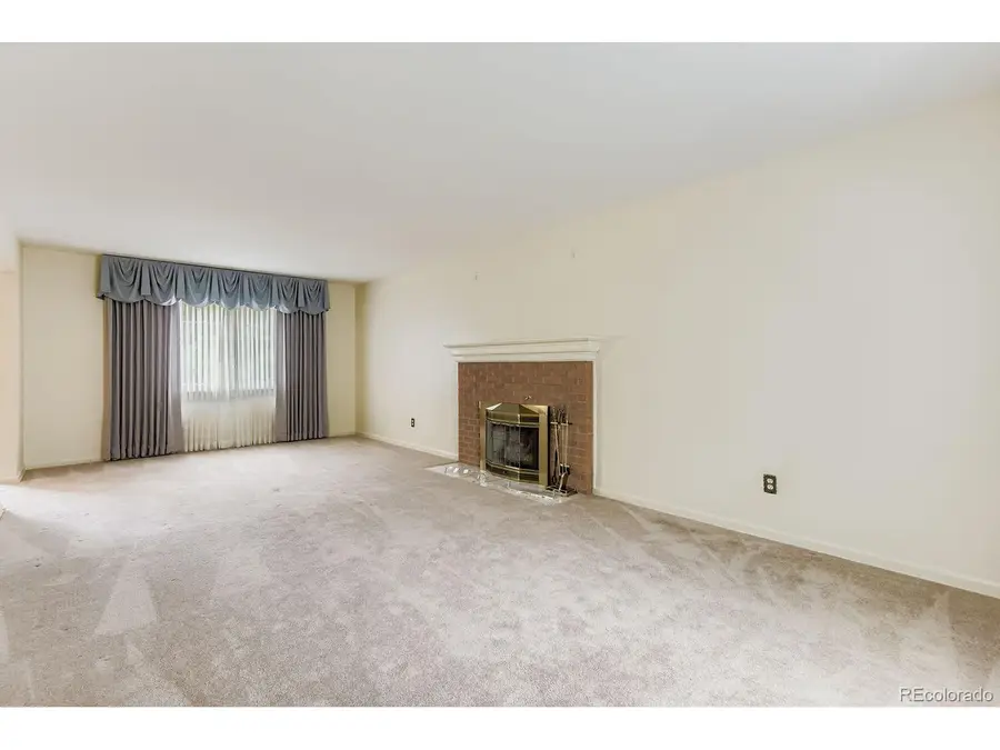 6801 S Gilpin W Cir, Centennial, CO 80122 - Image #3