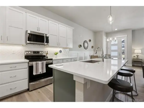 176 High Point Dr, Longmont, CO 80504