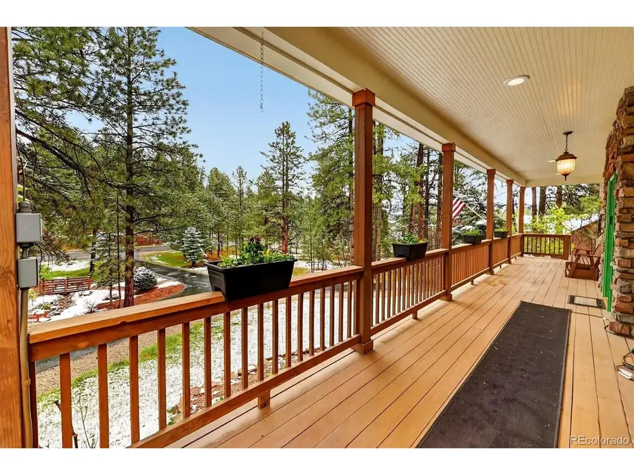916 Tenderfoot Dr, Larkspur, CO 80118 - #3