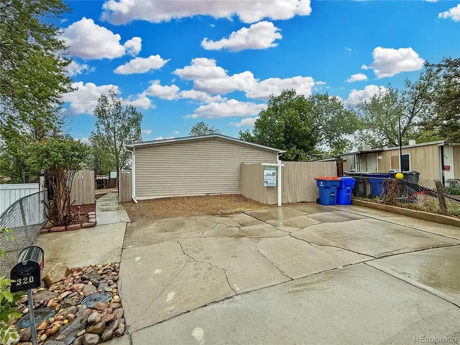 320 Glen Ayre St, Dacono, CO 80514 - #2
