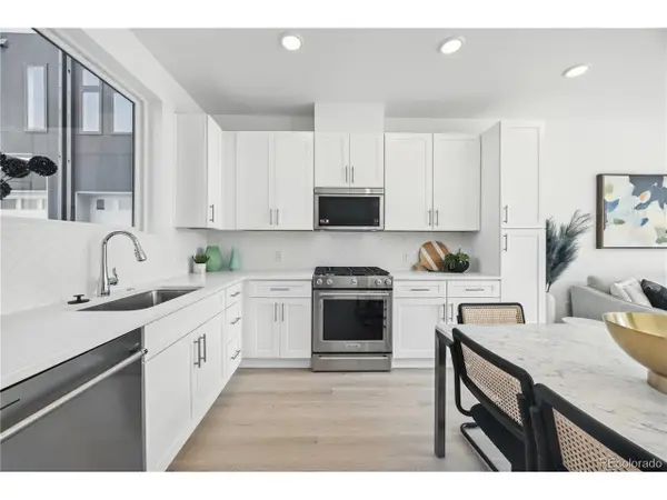 10 Oneida Ct, Denver, CO 80230