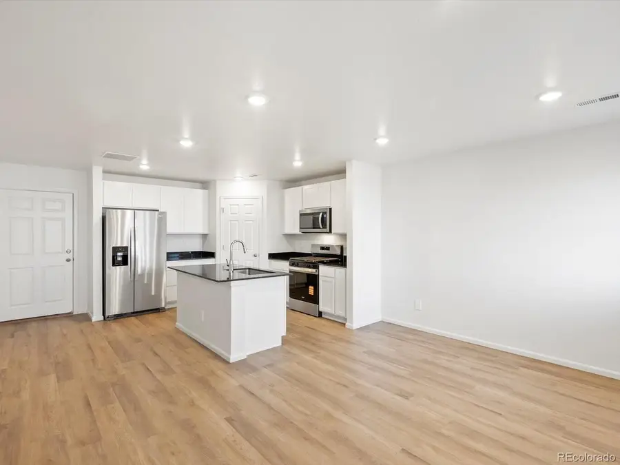 6511 N Netherland St, Aurora, CO 80019 - #2