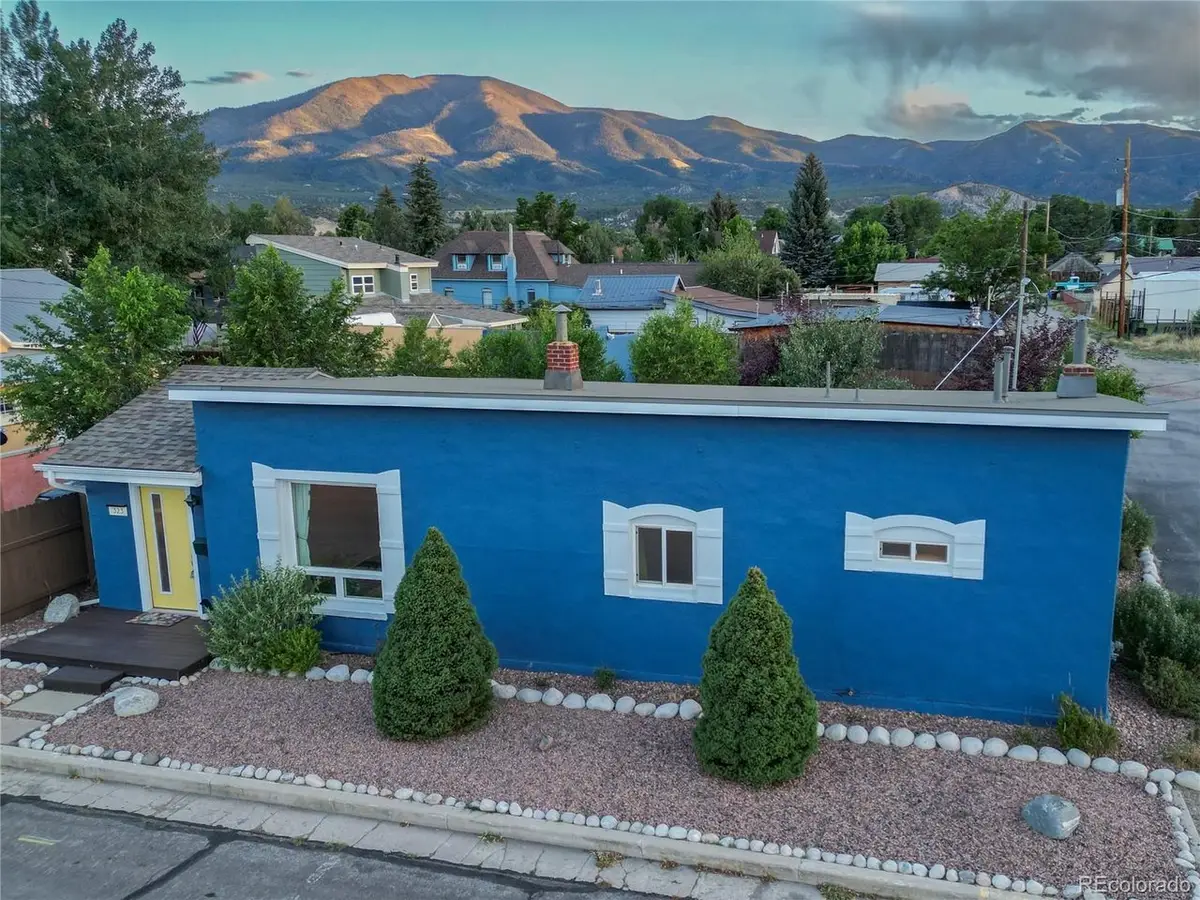 323 W 8th St, Salida, CO 81201 - #1