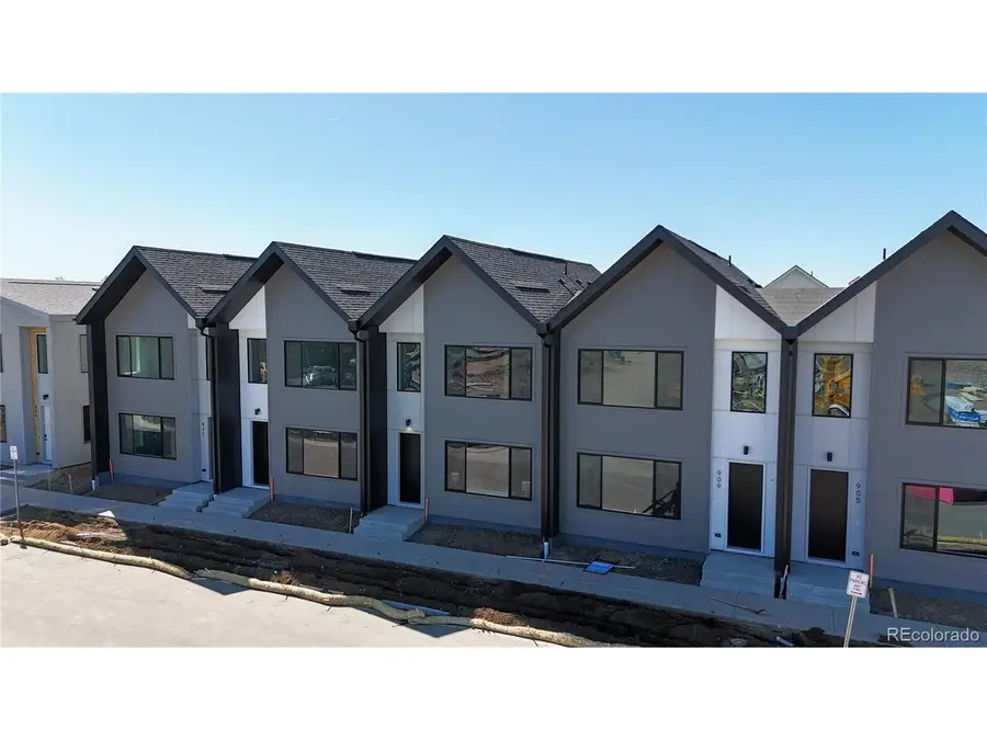 913 Edge Cir, Longmont, CO 80501 - #2
