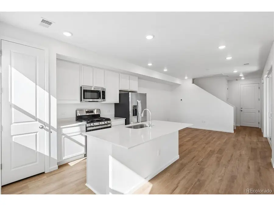 24101 E 30th Pl, Aurora, CO 80019 - #3