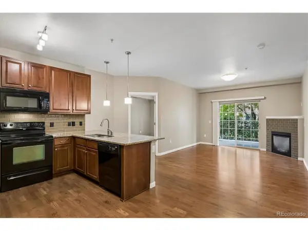 1044 Rockhurst Dr #102, Highlands Ranch, CO 80129