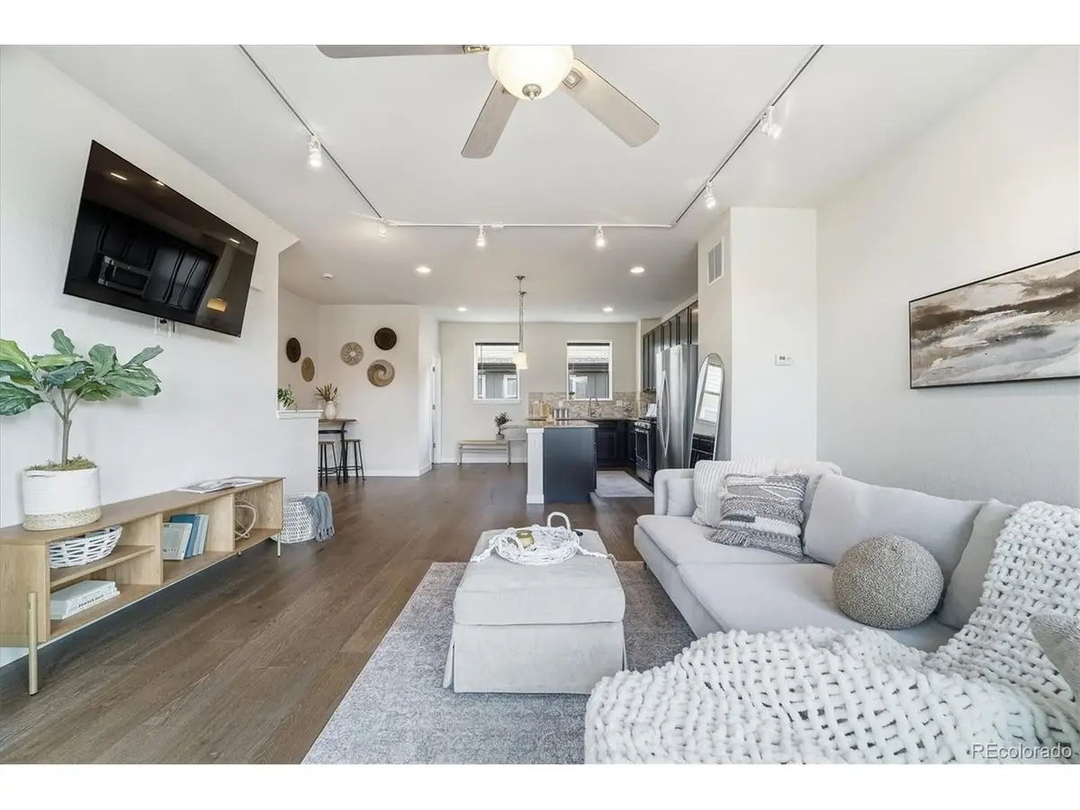 704 E Hinsdale Ave, Littleton, CO 80122 - #1