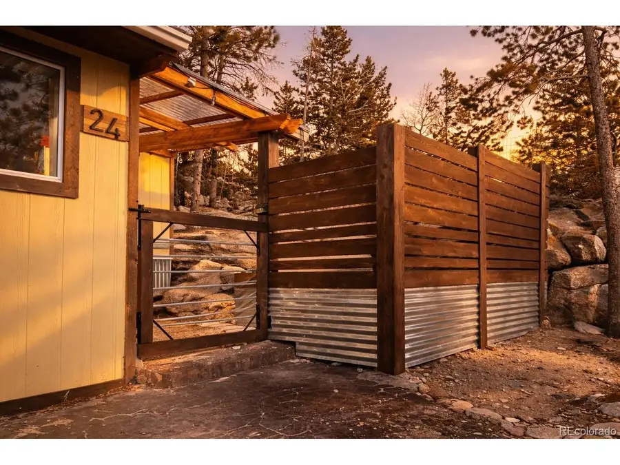 24 Signal Rock Rd, Golden, CO 80403 - #3