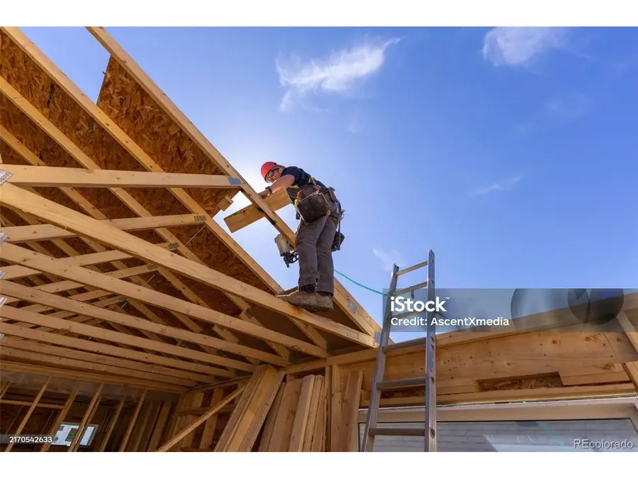 1392 Akron St, Aurora, CO 80010 - #3