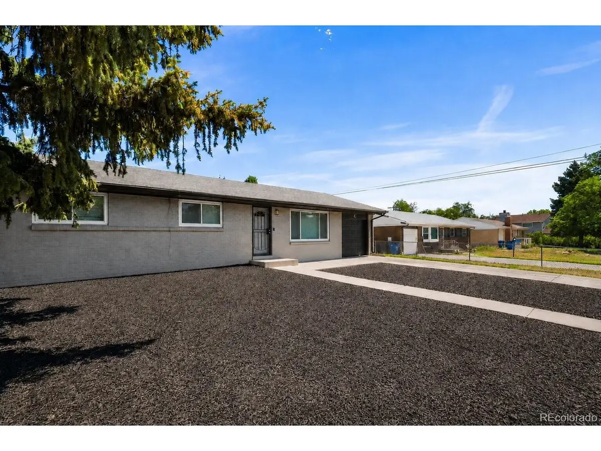 12445 E 6th Pl, Aurora, CO 80011 - #1