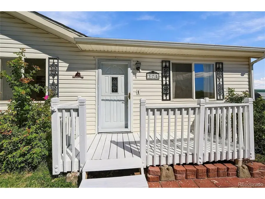 375 Kipp Ave, Keenesburg, CO 80643 - #2