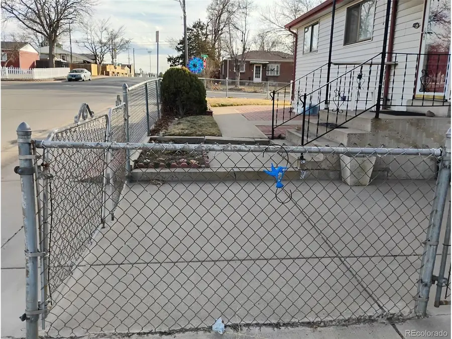 6081 E 61st Ave, Commerce City, CO 80022 - #3