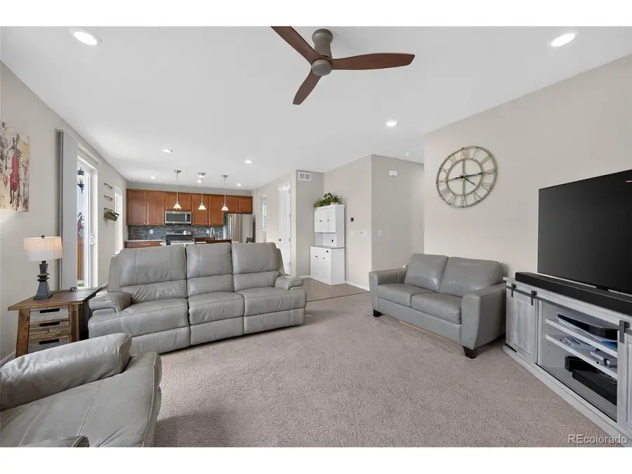 16068 Elizabeth St, Thornton, CO 80602 - #3