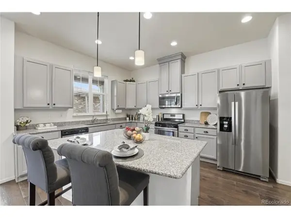 6907 W Jewell Dr, Lakewood, CO 80227