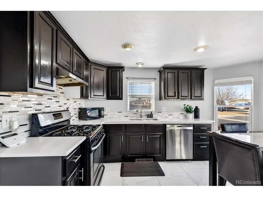 689 Willow Dr, Brighton, CO 80603 - #3