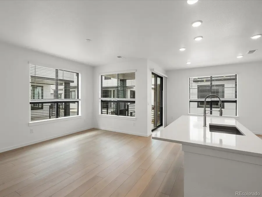 2060 S Holly St #2, Denver, CO 80222 - #3