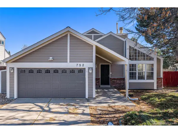 752 S Granby Cir, Aurora, CO 80012