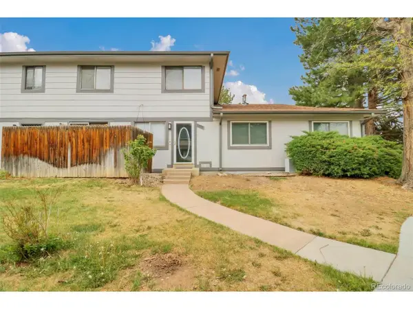 1329 S Chambers Cir #B, Aurora, CO 80012