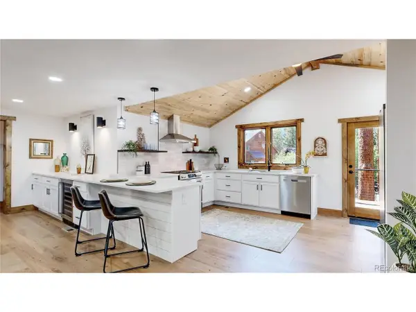 900 Tallaqua Dr, Grand Lake, CO 80447
