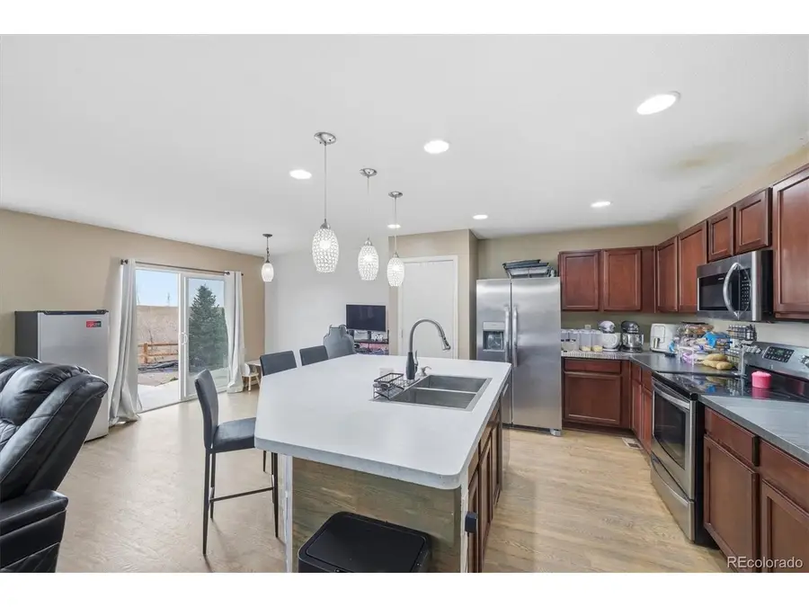 908 Stagecoach Ave, Lochbuie, CO 80603 - #3