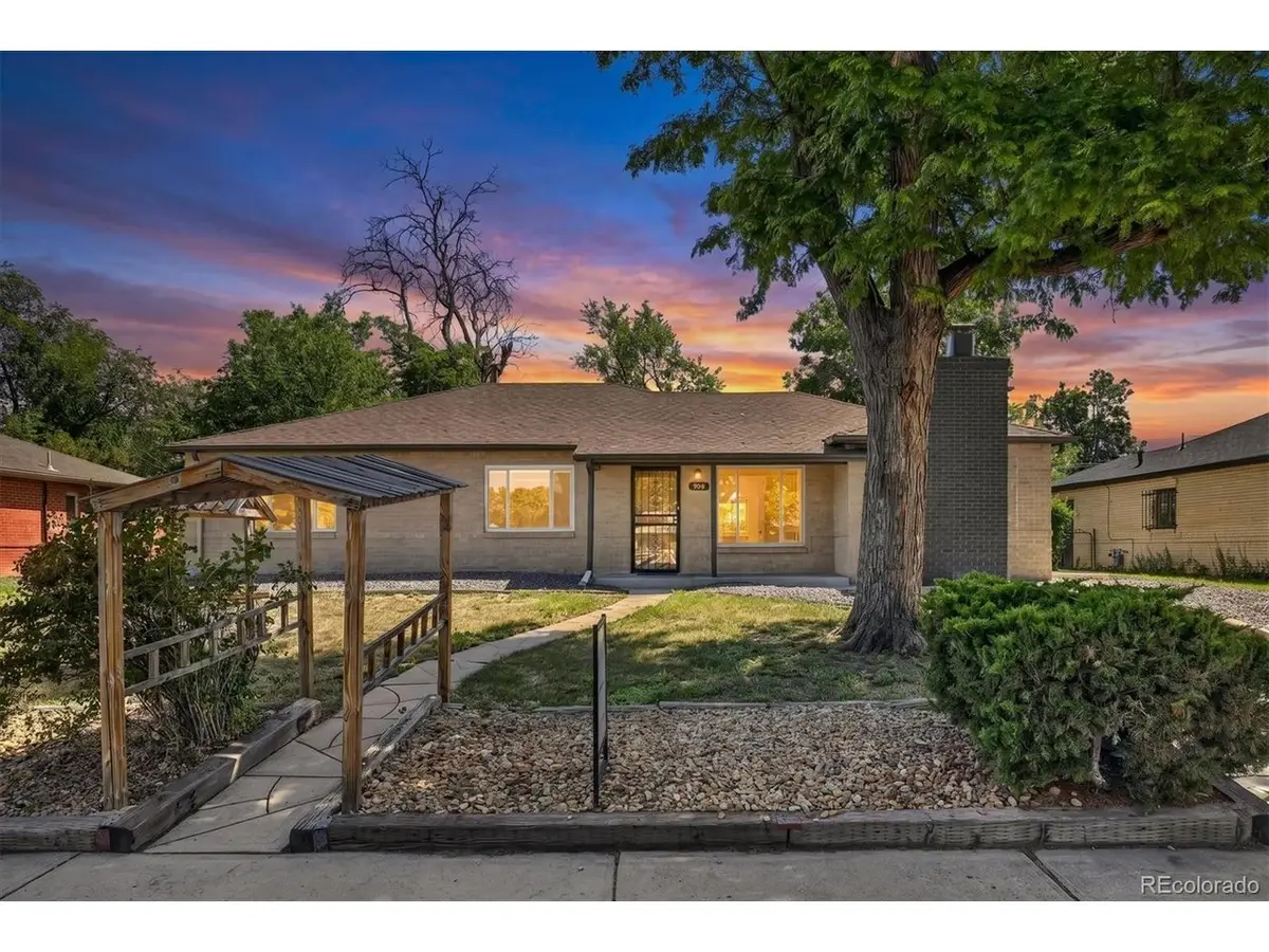 900 Quentin St, Aurora, CO 80011 - #1