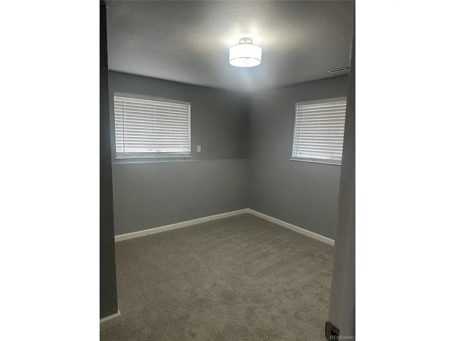 925 Arrawanna St, Colorado Springs, CO 80909 - #3