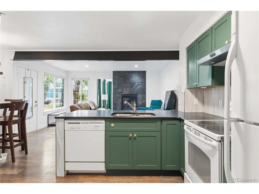 910 S Dahlia St #A, Denver, CO 80246 - #2