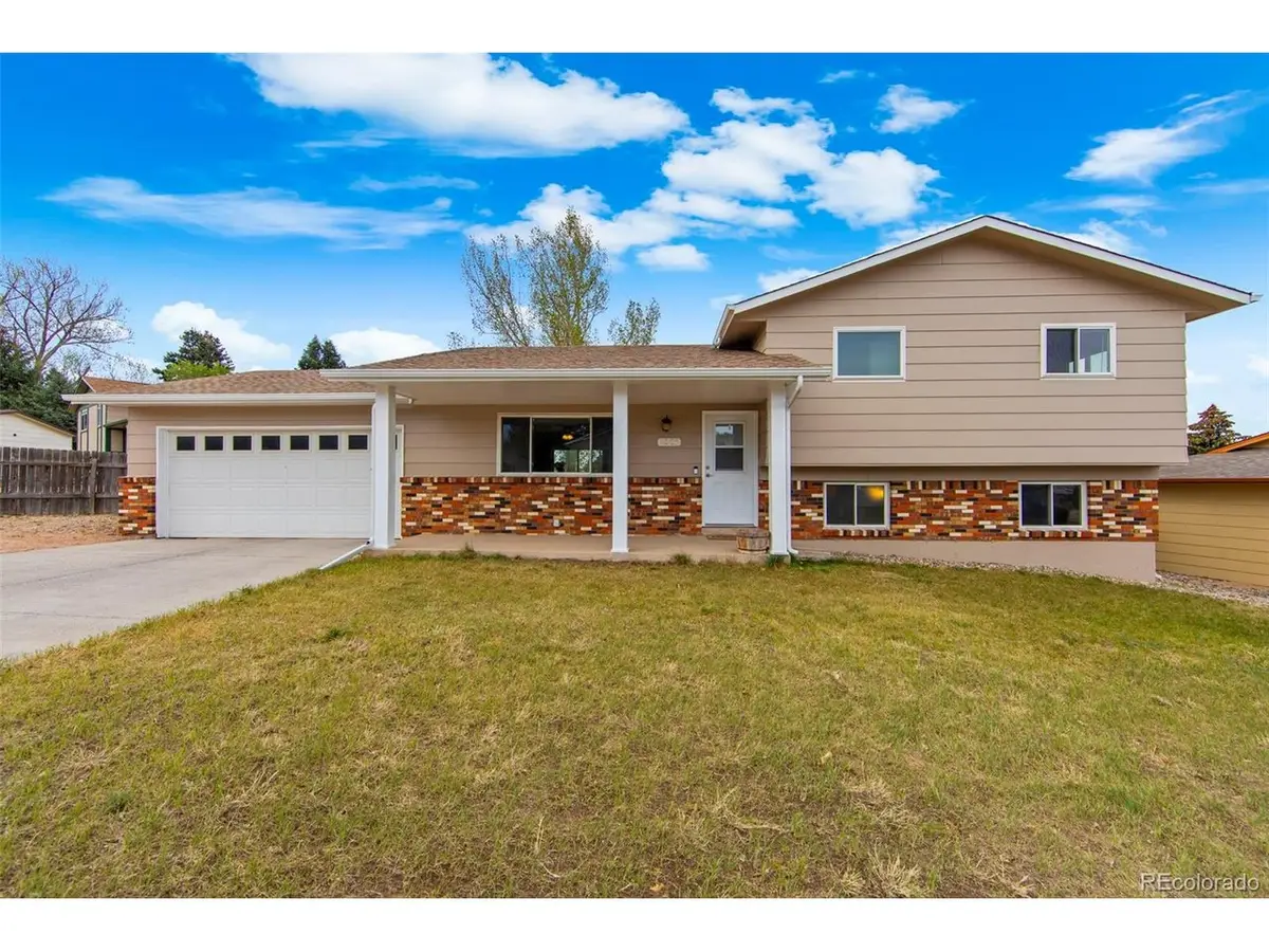 3005 Vickers Dr, Colorado Springs, CO 80918 - #1