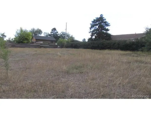 880 Vivian St, Lakewood, CO 80401