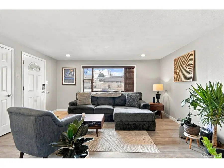 792 Geneva St, Aurora, CO 80010 - #3