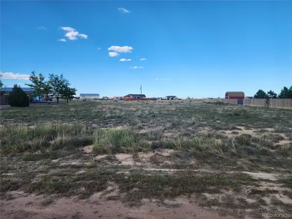 390 N Desert Cove Dr, Pueblo West, CO 81007