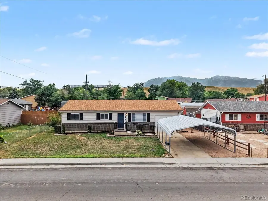 1076 Maxwell St, Colorado Springs, CO 80906 - #2