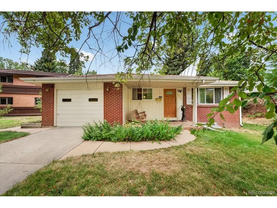 2006 Arapahoe St, Golden, CO 80401 - #2