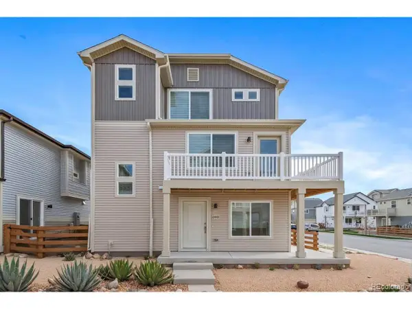 46570 Avery Ln, Bennett, CO 80102