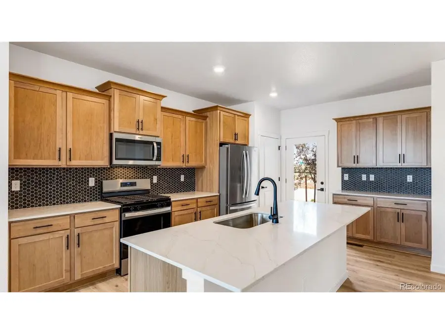 697 N Ukraine St, Aurora, CO 80018 - #2