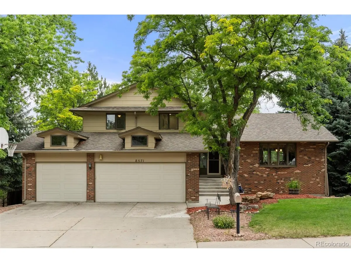 8571 W 71st Cir, Arvada, CO 80004 - Image #1