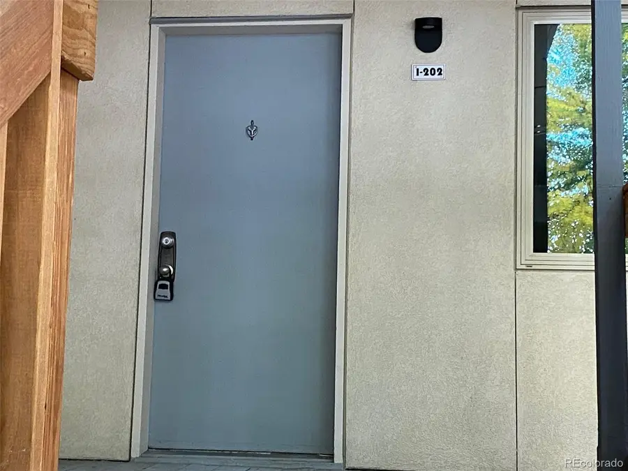 2835 S Monaco Pkwy #1-202, Denver, CO 80222 - Image #3