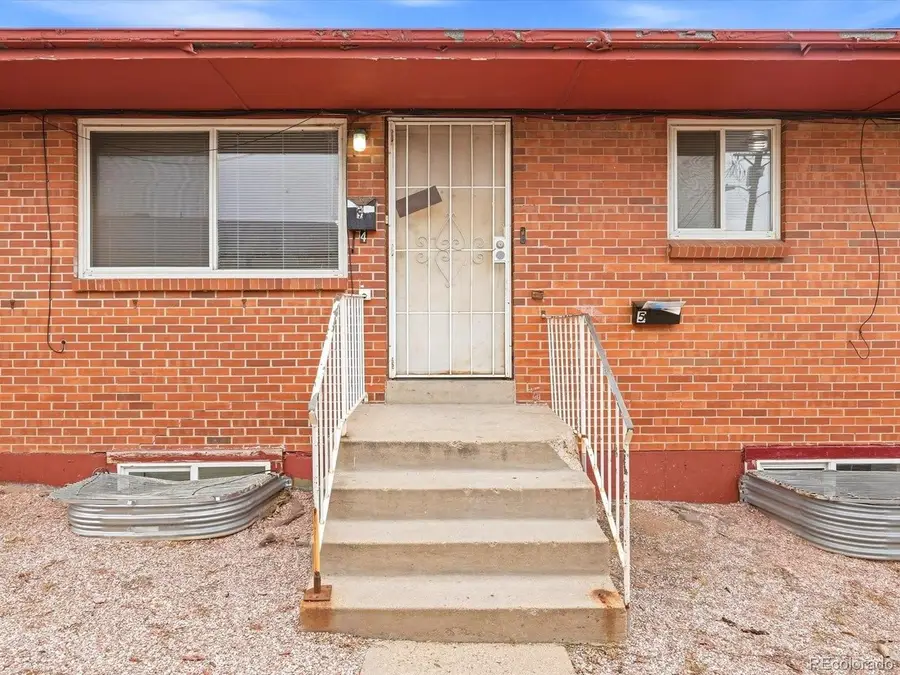 1735 Chester St, Aurora, CO 80010 - #2