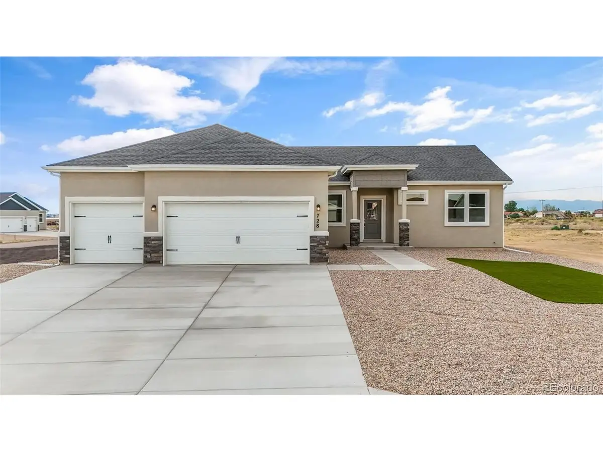 728 E Campbell Ln, Pueblo, CO 81007 - #1