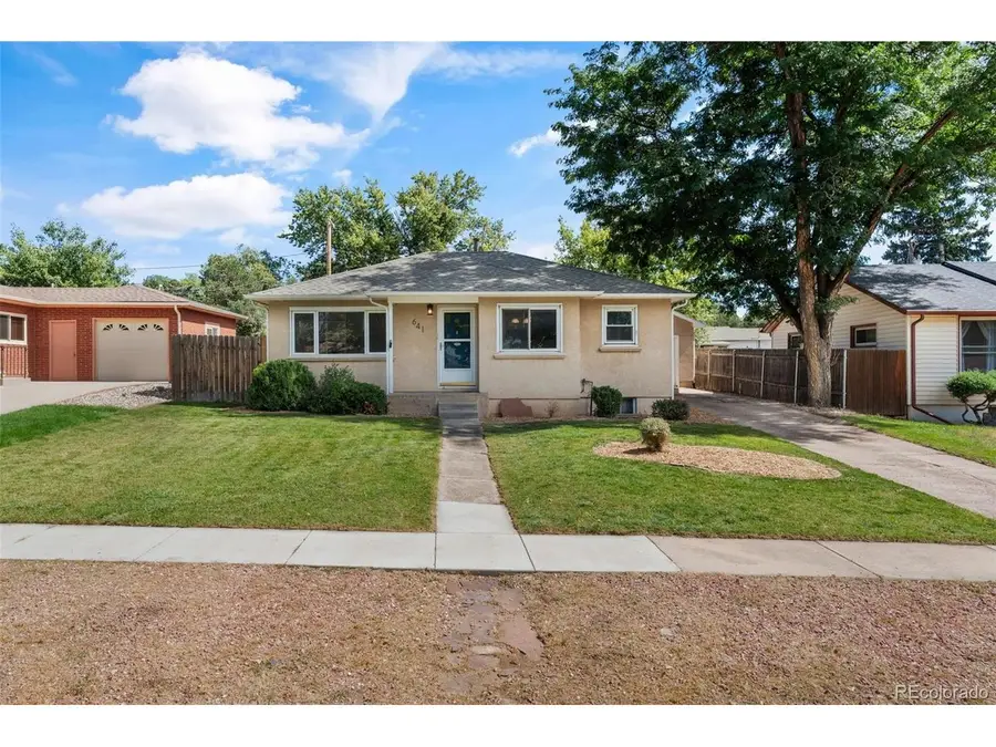 641 Glen Eyrie Cir, Colorado Springs, CO 80904 - #2