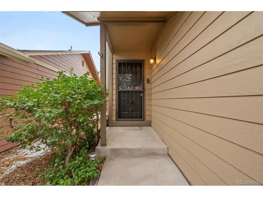 8222 S Gaylord Ct, Centennial, CO 80122 - Image #3