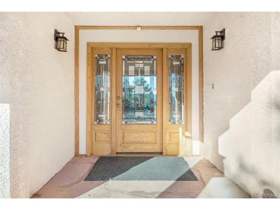 629 Arnold Ln, Colorado Springs, CO 80904 - Image #2