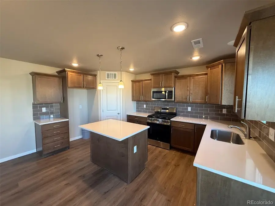 757 N Clubview St, Watkins, CO 80137 - Image #3