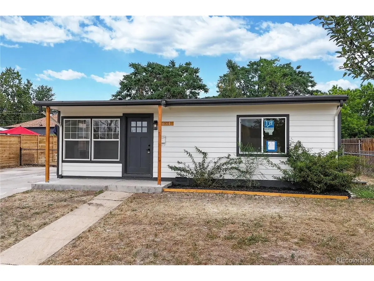 1631 W Hoye Pl, Denver, CO 80223 - #1