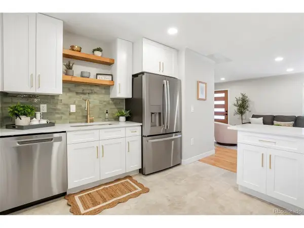 3301 Bellaire St, Denver, CO 80207