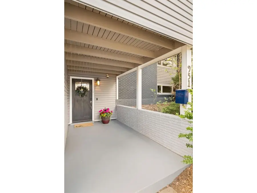 951 S Taft St, Lakewood, CO 80228 - #2