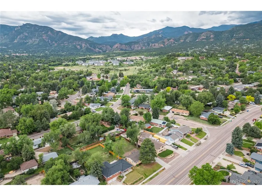 1009 Parkview Blvd, Colorado Springs, CO 80905 - #2