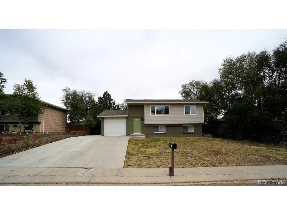1375 Luna Dr, Fountain, CO 80817 - #1